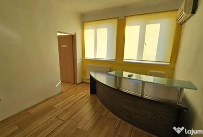 Spațiu comercial, de 100 mp, în Central - 4