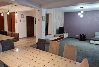 Casă cu 5 camere cu Canalizare în Central - 15