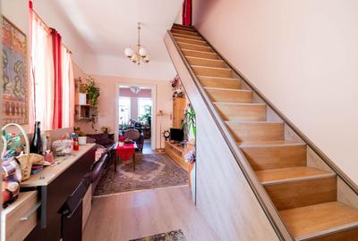 Casă individuală cu 5 camere cu Canalizare în Central - 1