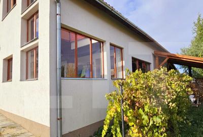 Casa de vanzare, sub padure, intr-un cadru natural deoseb - 1