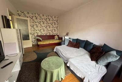 Apartament cu 3 camere decomandat în Valea Aurie - 3