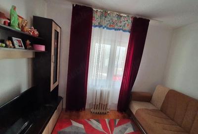 Apartament cu 4 camere decomandat în Est - 1