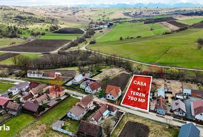 Casă cu 2 camere cu Teren 790 Mp în Central