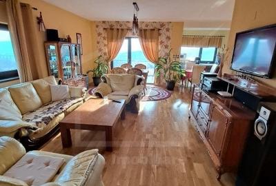 Vanzare casa tip duplex la intrarea in Borhanci