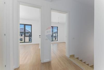 Vanzare Vila cu 5 camere, curte si parcare de vanzare in TUNARI - 19