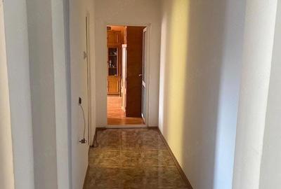 Apartament cu 3 camere semidecomandat în Central - 4