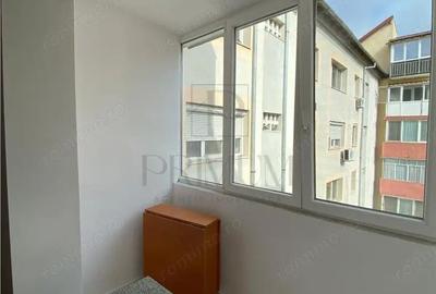 Apartament cu 3 camere semidecomandat în Spitalul Județean - 11