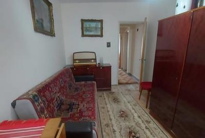 Apartament cu 3 camere semidecomandat, mobilat în Micro 5 - 4