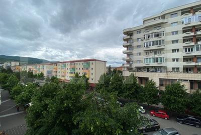 Apartament cu 2 camere decomandat, mobilat în Cetate