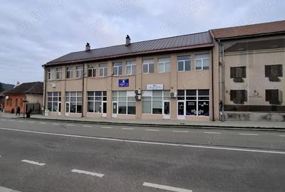 Spațiu comercial, de 43 mp, în Central - 3