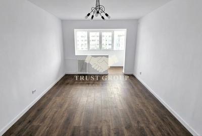 Apartament cu 3 camere decomandat în P-ța Victoriei