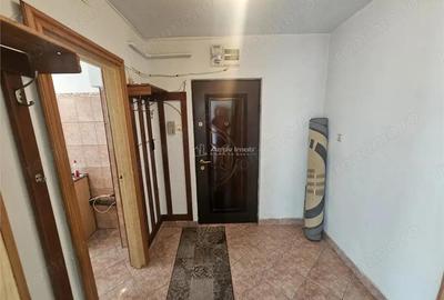 Resita, 2 Cam. Cf. 1, Et. 1, Bulevard, Micro 1 - 10