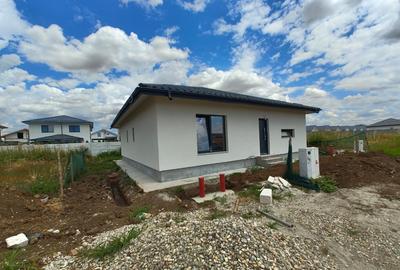 Casă cu 4 camere cu Teren 360 Mp în Berceni