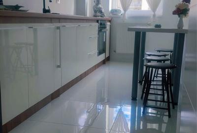 Apartament cu 2 camere decomandat în Lotus - 1