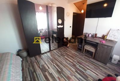Casă individuală cu 6 camere cu Canalizare în Bordei - 18