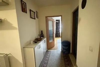 Apartament cu 3 camere decomandat în Independenței - 8