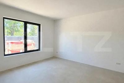 Casă cu 7 camere cu Teren 329 Mp în Central