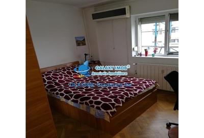 Vanzare apartament  3 camere - 4