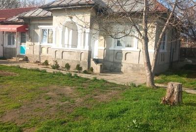 Casă individuală cu 2 camere cu Canalizare în Central - 3