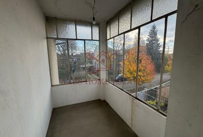 Investiție cu potențial: 2 apartamente + mansardă – Comison 0 - 3