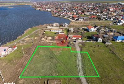 Spațiu comercial, în Corbu