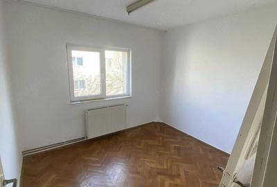 Apartament cu 4 camere decomandat în Micro 16 - 9