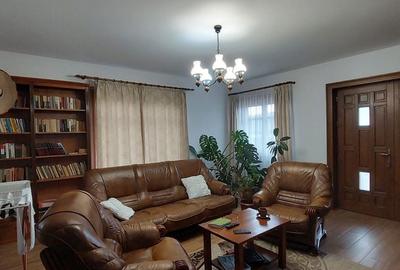 Casă cu 5 camere cu Teren 460 Mp în Corunca - 9