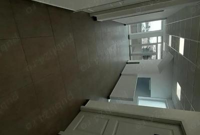 Spațiu comercial, de 95 mp, în Central - 4