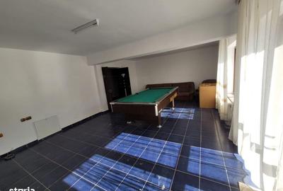 Casă cu Teren 4200 Mp în Central - 2