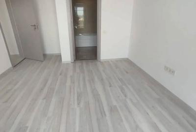 Apartament cu 3 camere decomandat în Industriilor