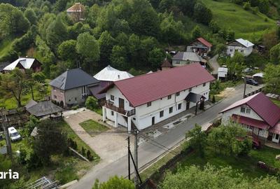 Casă cu 10 camere cu Teren 958 Mp în Central - 10