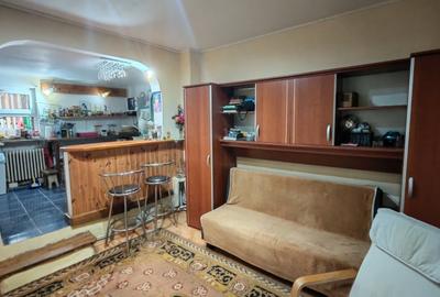 Casă individuală cu 2 camere cu Canalizare în Central - 3