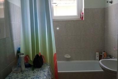 Casă bifamilială foarte bine întreținută, cu facilități bune - 11