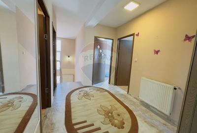 Casa cu 5 camere de vanzare Cartier Orizont 2 Paleu zona Metropolitana - 11