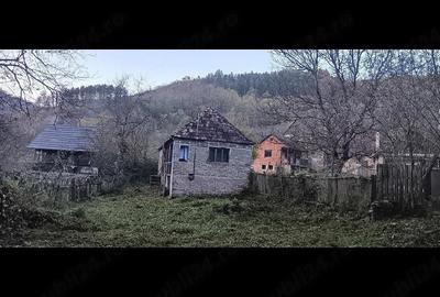 Casă cu Teren 500 Mp în Băcâia - 1