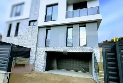 Casă cu 5 camere cu Teren 280 Mp în Borhanci