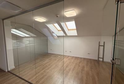 Spațiu comercial, de 112 mp, în Central - 3