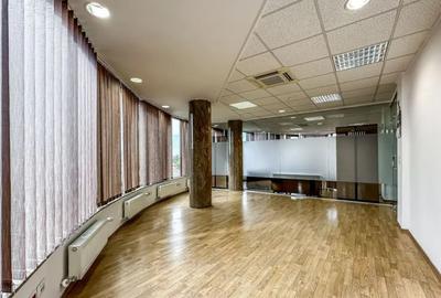 Spațiu comercial, de 120 mp, în Central - 10