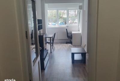 Garsonieră decomandată în Vitan