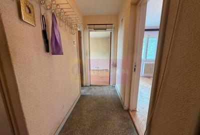 Apartament cu 3 camere decomandat în Berceni - 2