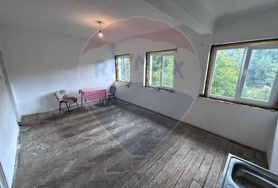 Garsoniera spatioasa de vanzare in Cavnic - locatie centrala - 4