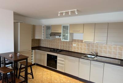 Apartament cu 3 camere decomandat în 1 Mai - 21