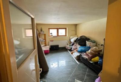 Casă cu 12 camere cu Teren 321 Mp în George Enescu