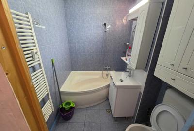 Apartament cu 3 camere semidecomandat, mobilat în Titan - 7