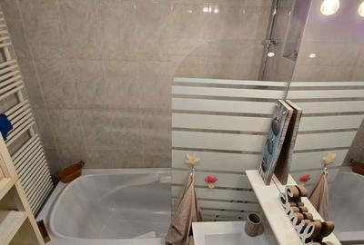Apartament cu 3 camere decomandat în Astra - 8