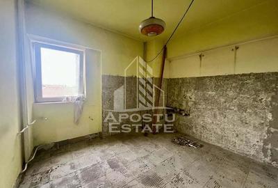 Apartament cu 4 camere decomandat în Simion Bărnuțiu - 1