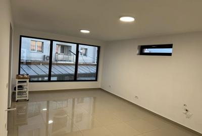 Spațiu comercial, de 85 mp, în Filiași - 1