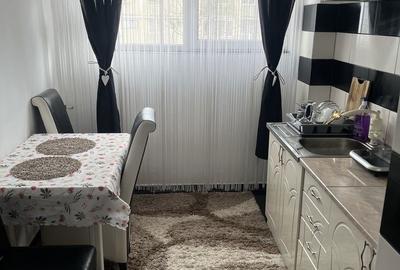 Apartament cu 3 camere semidecomandat în Central - 3