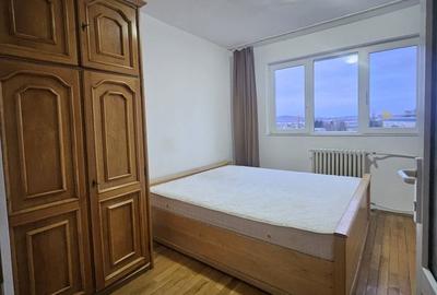 Apartament cu 3 camere decomandat în Nufărul - 8