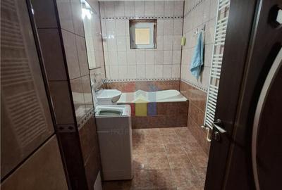 Apartament cu 2 camere decomandat în Barieră